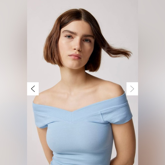 Urban Outfitters BDG Shannen V-Neck Top Light Blue - Picture 2 of 9